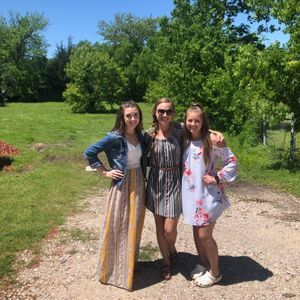 Meet your Posher, Chloe